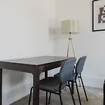 Blueground Kensington City View Furnished Lon-561