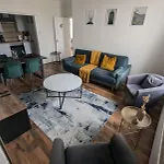 2Br Apartment Earls Court Prime Location