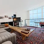 London Canary Wharf Riverside Penthouse Apartment