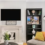 Central Large Stylish 2Beds 2Baths With Private Patio