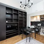 Exquisite 1Br, 5Min Kensington Olympia Tube