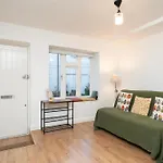 Modern One Bedroom Flat In Central London