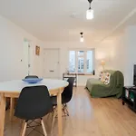 Modern One Bedroom Flat In Central London