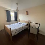 3Br-Sleeps5-Balcony-Centrallondon-Ws95