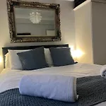 Modern Quiet 1 Bed Flat -Mayfair