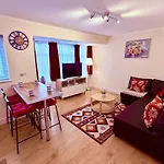 1Bf-Sleeps4-Freeparking-Pets-Wifi- London