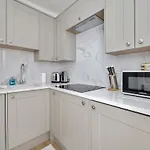 Furnished Studio In Chelsea