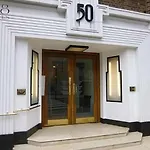 Luxury 2 Bed Knightsbridge Flat