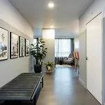 Veeve - The Battersea Skyview Apartment