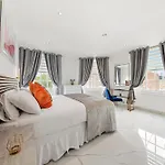 Bryanston Apartments