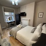 Classy Camden Studio