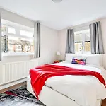 Spacious Bright 2-3 Bed Flat In Fulham By The Thames