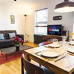 Spacious 2 Bedroom Apartment In Hackney