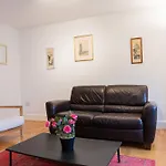 Spacious 2 Bedroom Apartment In Hackney