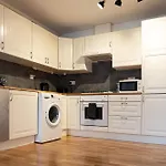 Spacious 2 Bedroom Apartment In Hackney