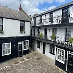 Spacious 1-Bedroom Apartment In Belsize Village