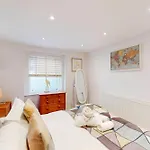 1Bed Maisonette - 12 Min To Denmark Hill Station