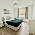 Baker Street Stylish Getaway 2Br