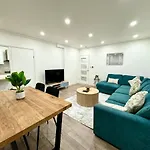 Baker Street Stylish Getaway 2Br