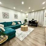 Baker Street Stylish Getaway 2Br