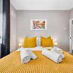 White City Retreat - 2 Bedroom Flat Next To Loftus Road