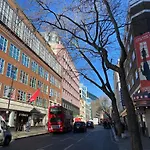 Lovely 2 Bed Flat In Soho!