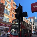 Lovely 2 Bed Flat In Soho!