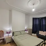Cosy 2-Bed Flat, 8 Min To Tube