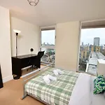 Comfortable 2 Bedroom Flat With Great View Near Canary Wharf