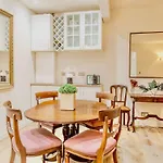 Luxury Newly Refurbished Chelsea Garden Flat