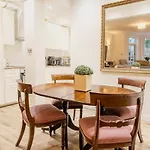 Luxury Newly Refurbished Chelsea Garden Flat