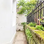 Luxury Newly Refurbished Chelsea Garden Flat