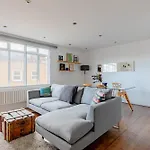 Contemporary 2Bd Flat With Balcony Shoreditch