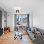 Bright Stylish North London Retreat