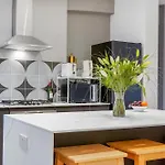 Bright Stylish North London Retreat