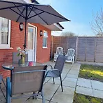 Garden 1-Bed Flat 30Min To Downtown & Free Parking
