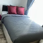 Spacious 2B Apt Zone 2 Sleeps 4 F5