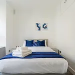 Stylish 2-Bed Flat In The Heart Of West Hampstead