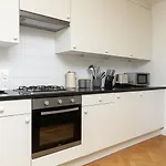 Fanstastic Flat - Shepherd Bush
