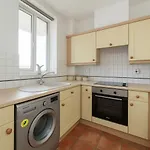 Spacious 1Br Flat In Hackney - Modern & Bright