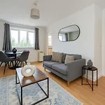 Spacious 1Br Flat In Hackney - Modern & Bright
