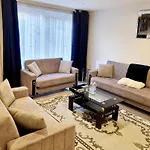 Cosy 3 Bedroom Home, Perfect For Family And Groups