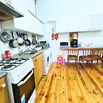 R15 Deluxe Ensuite, Kitchenette
