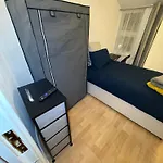 Cosy Room 8 S