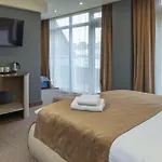 Putney Hotel; BW Signature Collection