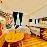 Rest Boutique Notting Hill