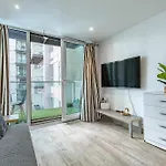 Cozy 1 Bedroom Apartment For 3 People