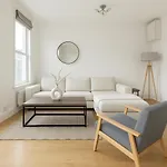 Stylish Flat In The Heart Of Battersea