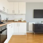 Modern Wembley Park Apartment - 2 Mins To Tube