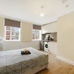 Central London Chic Apartment - York Street Gem